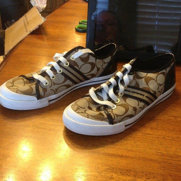 SOLD ON EBAY Excellent condition Coach shoes. - Picture 2 of 3