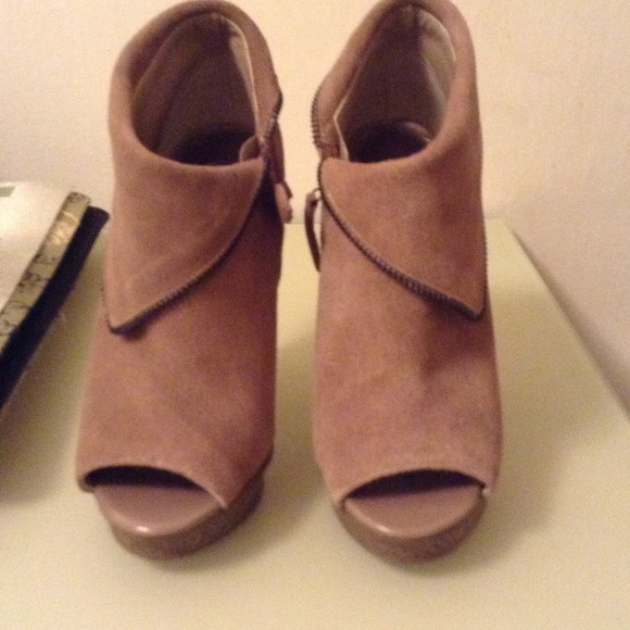 Deva Booties - Picture 3 of 3