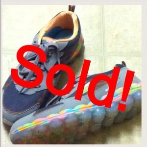 Women's Sketchers air running shoes