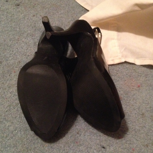 BLACK OPEN TOE SLING BACKS - Picture 3 of 3