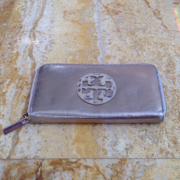 Silver Tory Burch zippy wallet