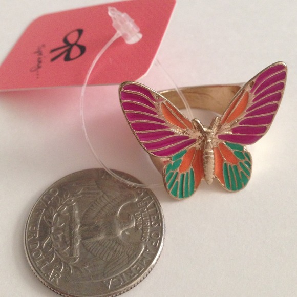 NWT butterfly fashion ring - Picture 2 of 4