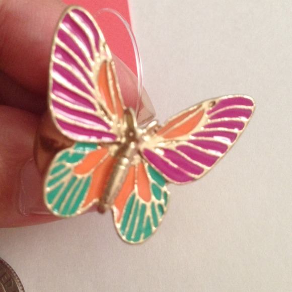 NWT butterfly fashion ring - Picture 3 of 4