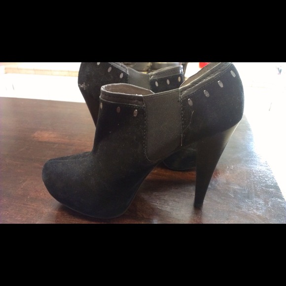 Levity shoe boots