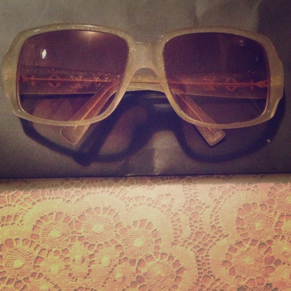 LV Obsession Carre Sunglasses - Picture 1 of 4