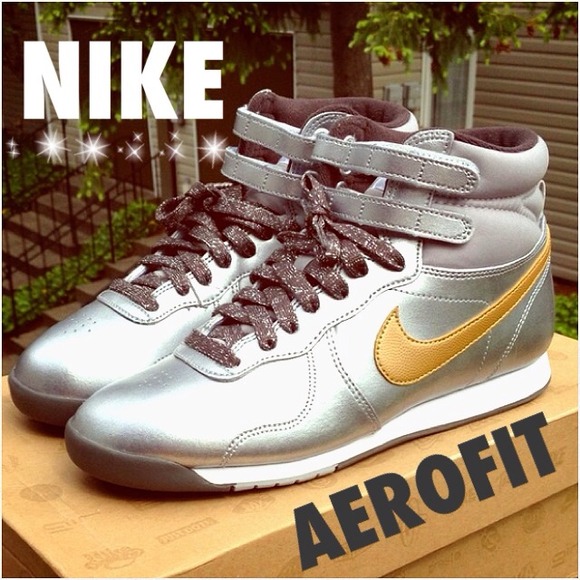 🔻REDUCED🔻NIKE Aerofits