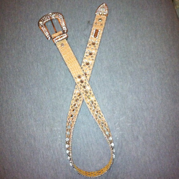 Beige blingy belt