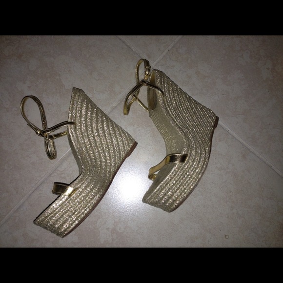 100% Authentic Gucci woman shoe.