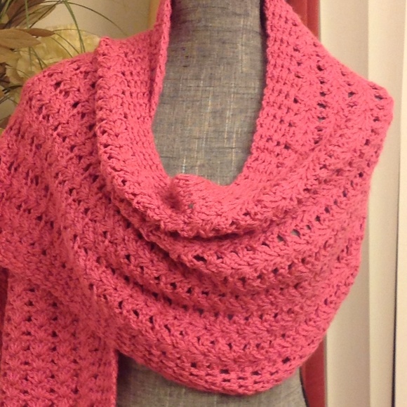 ❤️SOLD !!! ️NWT HANDMADE CROCHET SCARF! Hot pink! - Picture 2 of 4