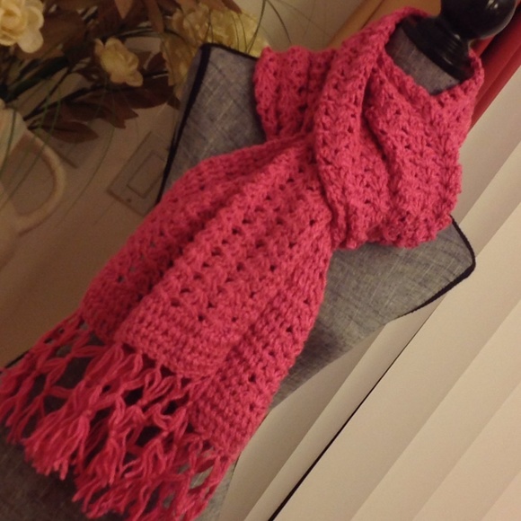 ❤️SOLD !!! ️NWT HANDMADE CROCHET SCARF! Hot pink! - Picture 3 of 4
