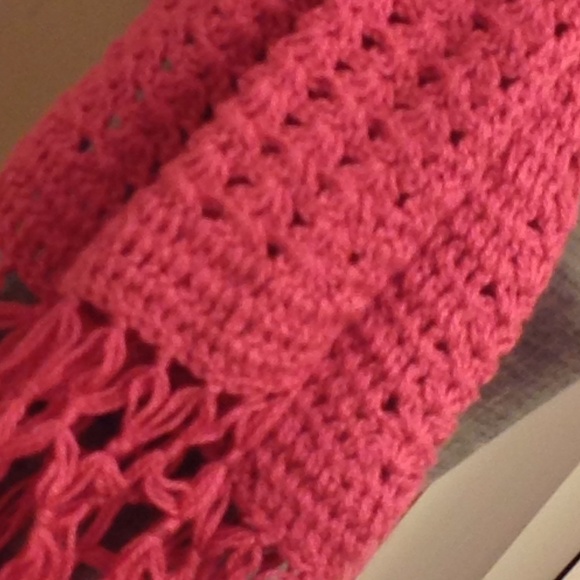 ❤️SOLD !!! ️NWT HANDMADE CROCHET SCARF! Hot pink! - Picture 4 of 4