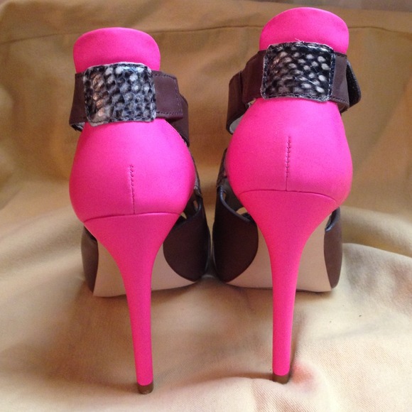 Shoes - Picture 2 of 4