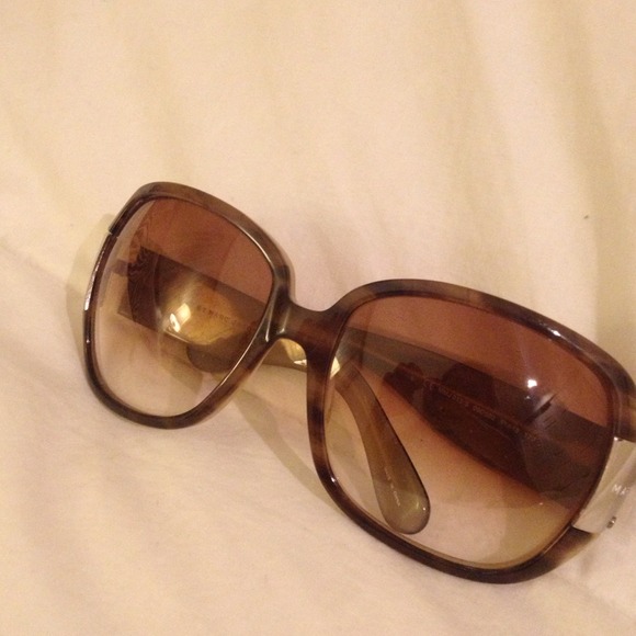 ⛳️⛳️SOLD⛳️⛳️Marc by Marc Jacobs Sunglasses - Picture 4 of 4