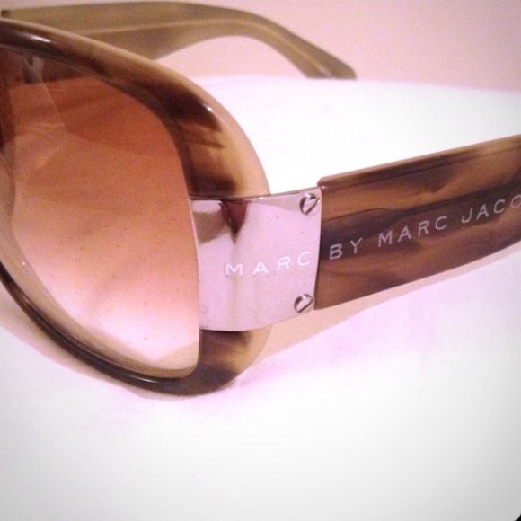 ⛳️⛳️SOLD⛳️⛳️Marc by Marc Jacobs Sunglasses - Picture 2 of 4