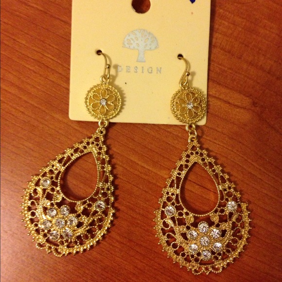 🎉Moving Sale!🎉Gold filigree diamond earrings