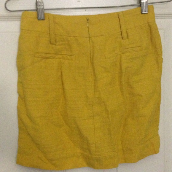 Yellow Linen Skirt - Picture 2 of 2