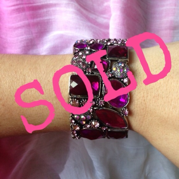 ⛔️SOLD⛔️Stunning Purple Rhinestone Cuff Bracelet