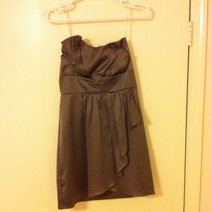 Elegant Gray Strapless Dress with Front Ruffles