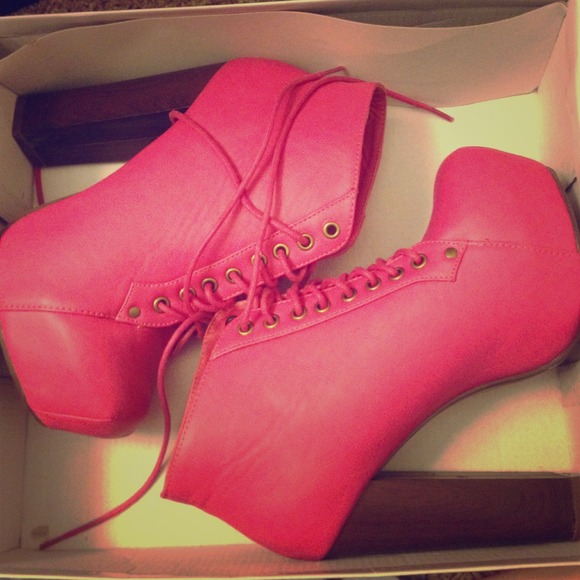 NEW ITEM Hot Pink 🎀 Jeffrey Campbell Style Boots