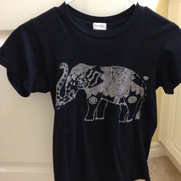 Brandy black elehant tee