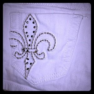 White shorts & Extra pictures size variables