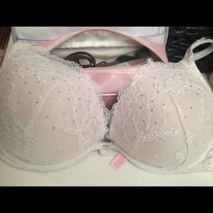 Victoria Secrets 38D Bra