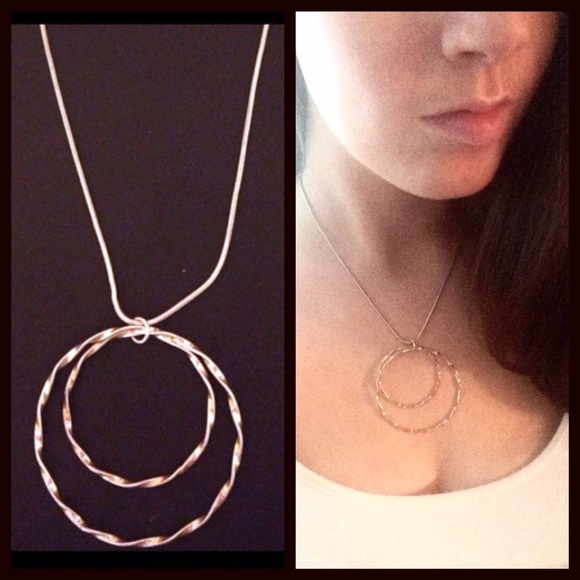 Silver hoops necklace