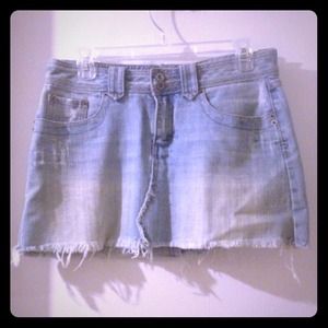 💙Moving Sale: Mini Distressed Denim Skirt