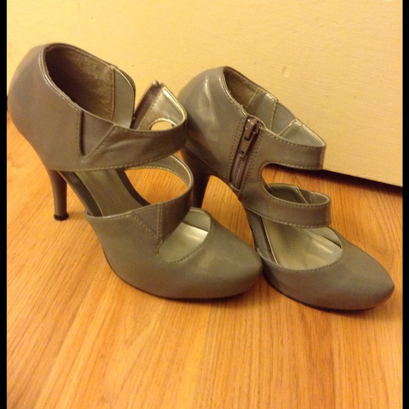 ❌sold❌ Gray heels
