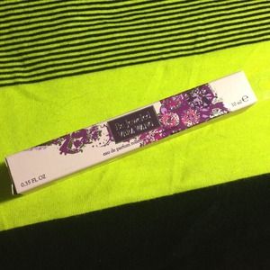 SOLD!!! Be jeweled by Vera wang rollerball