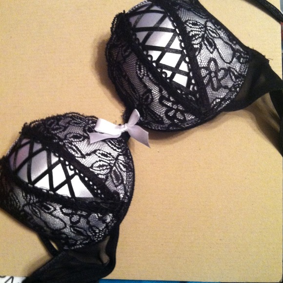 B&W 34B bra by Native Intimate