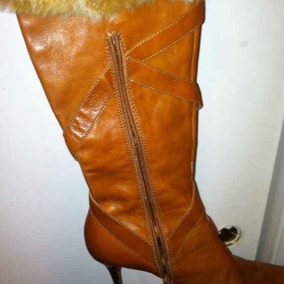 Leather Rabbit - Picture 4 of 4