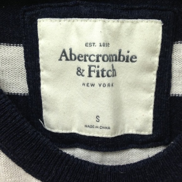 A&F sweater! - Picture 2 of 3