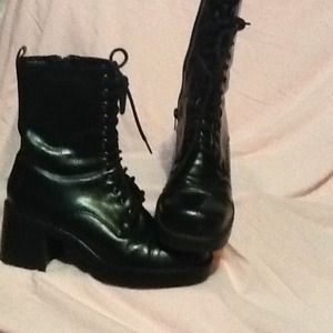 ⬇Price Drop⬇Black lace zip up combat style boots