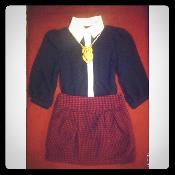 🔴SOLD IN BUNDLE Red houndstooth skirt! 🍂