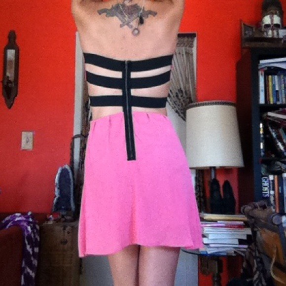 🔴 SOLD IN BUNDLE Baby pink cut out dress 💖 - Picture 4 of 4