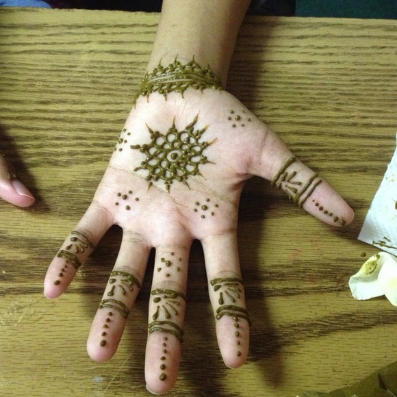 Henna designs - Picture 4 of 4