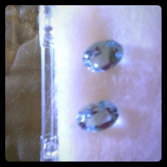 🌺SOLD🌺PAIR OF TOPAZ STONES🌺