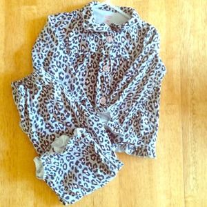 Little girls cheetah print pjs!