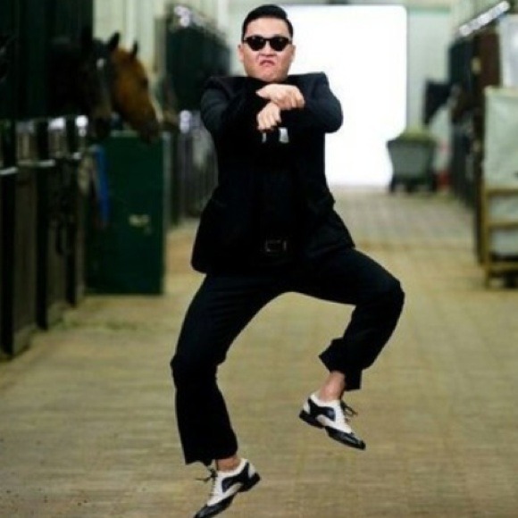 CO-HOSTING MY FIRST POSH PARTY!!! 🎉 - Picture 4 of 4