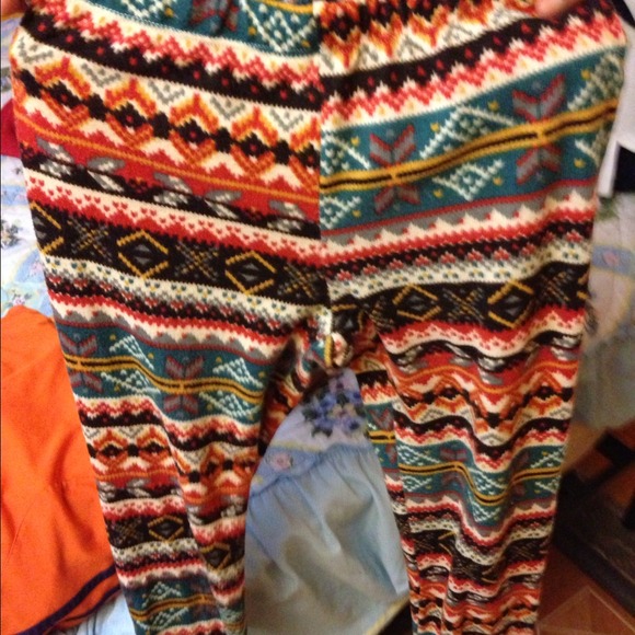 Tribal print leggings