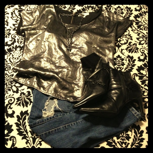 🚫SOLD🚫Gianni Bini black leather ankle boots
