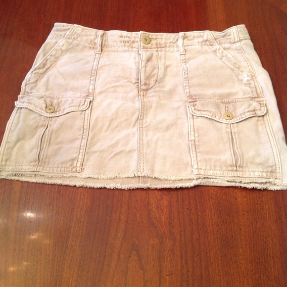 🎈REDUCED OCT 19🎈 AE Khaki cotton skirt size 2