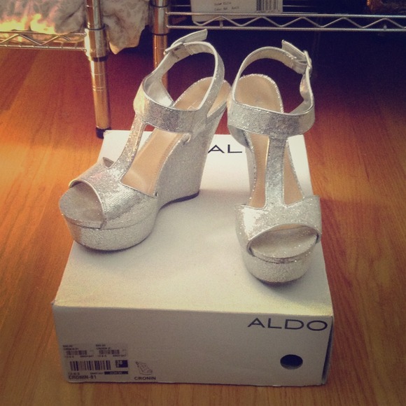 Aldo silver wedges