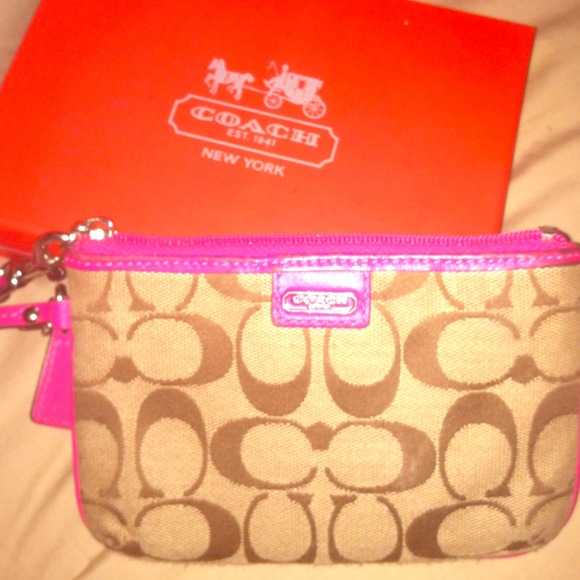 coach wristlet / wallet
