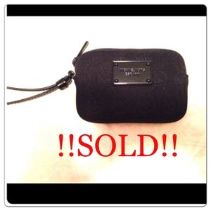 ❌SOLD❌MK wristlet.