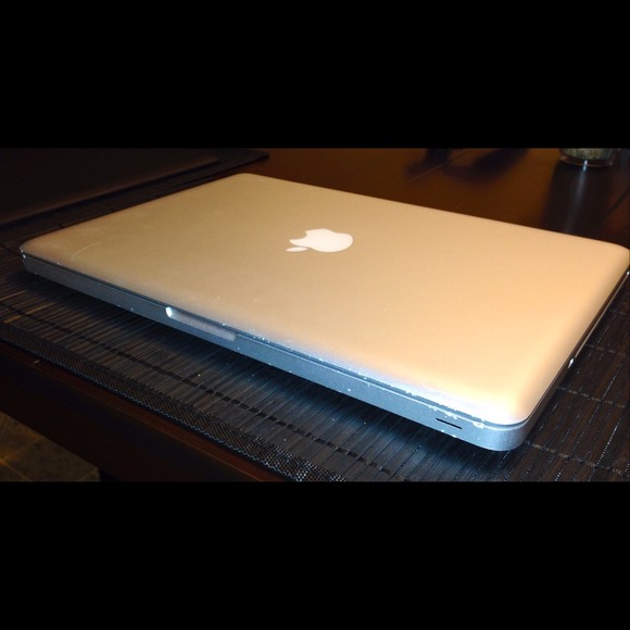2011 Mac Book  ❌❌Sold❌❌on eBay - Picture 2 of 4