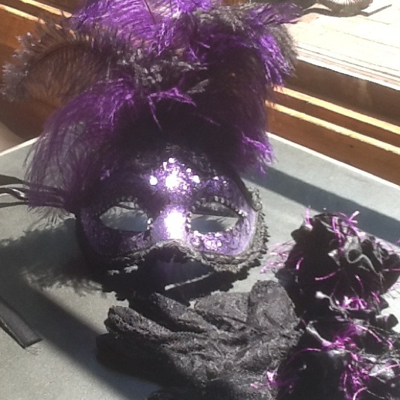 Original Italian Feather Mask with lace gloves