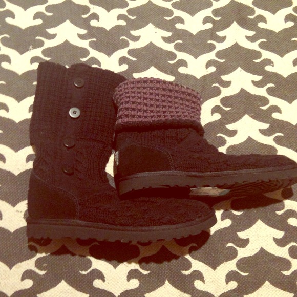 SOLD ON EBAY Ugg Cardi Sweater Boots, Black NEW!!!