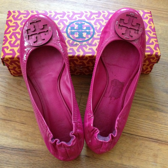 ***HOLD*** Tory Burch Reva Flat!